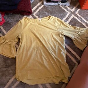 yellow quarter sleeve with ruffles